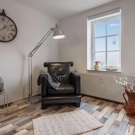 Ground Floor In With Large Terrace *