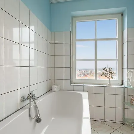 Ground Floor In With Large Terrace *